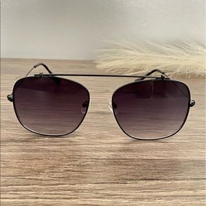 Black Pilot Sunglasses